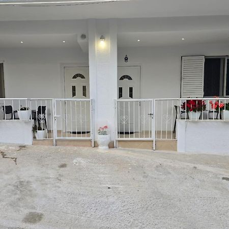 Aila Apartment Саранда Экстерьер фото