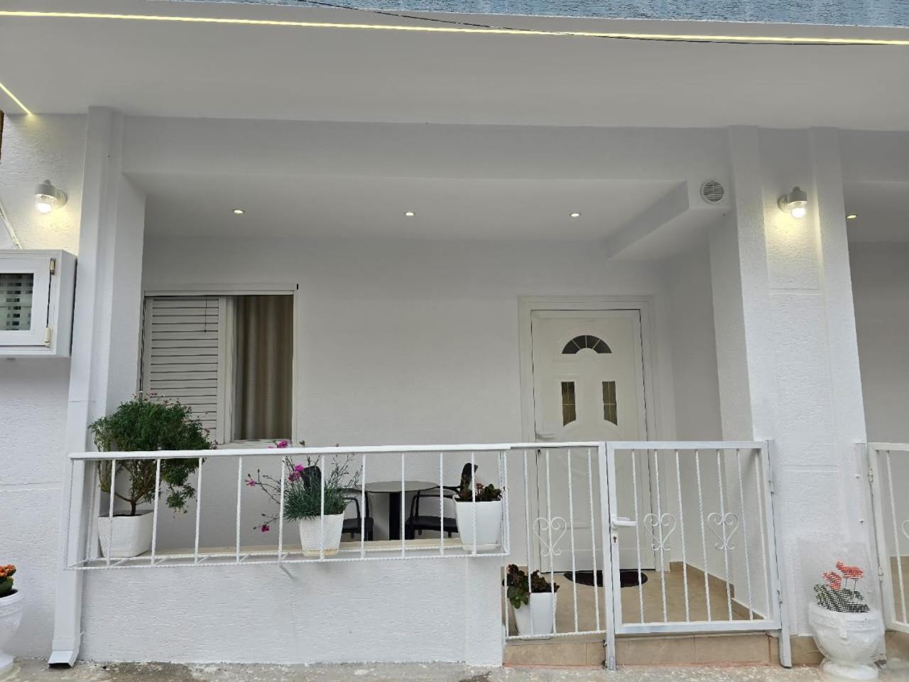 Aila Apartment Саранда Экстерьер фото